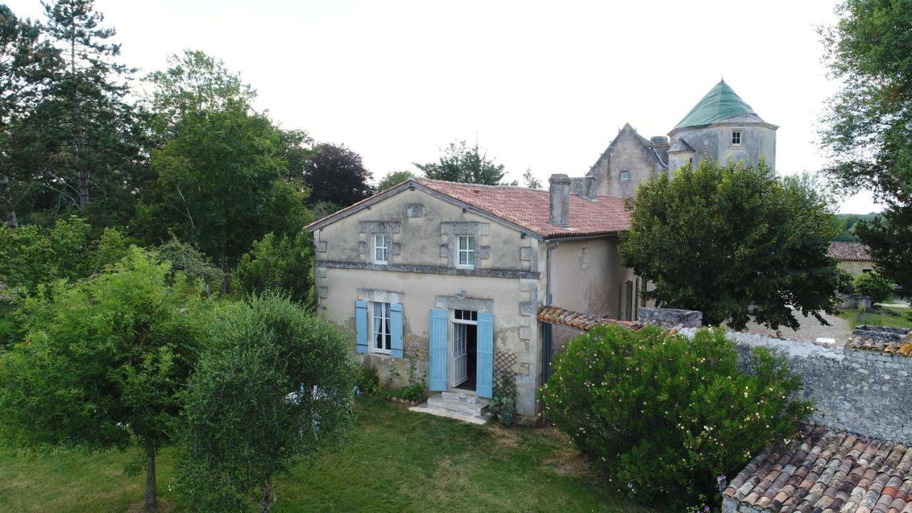 Gite du Château de Pernan Avy Exterior foto